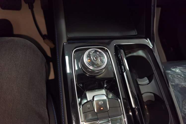 Used Ford Equator Sport 2025 EcoBoost 170 Platinum Edition Gear Lever