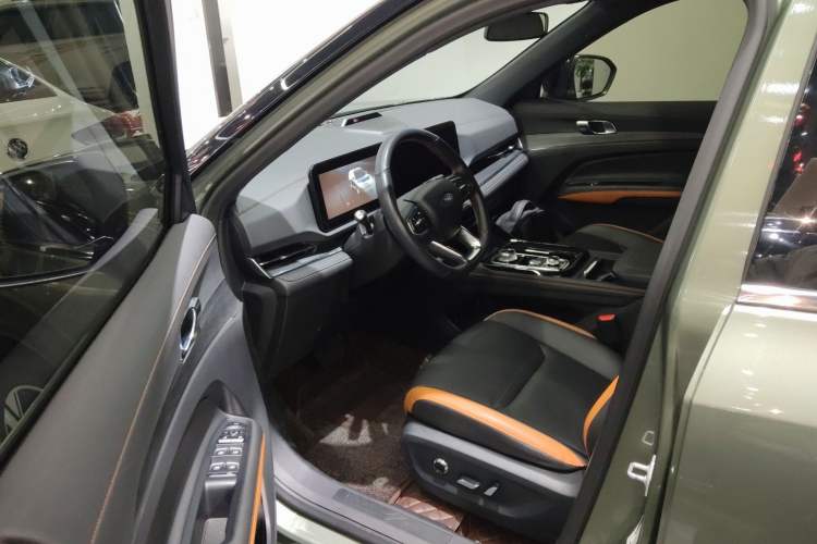 Used Ford Equator Sport 2025 EcoBoost 170 Prestige PLUS Interior 3