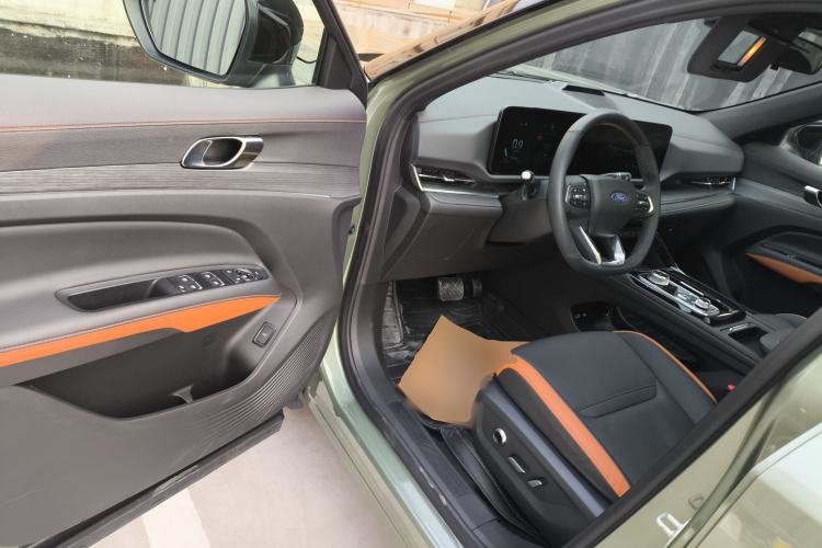 Used Ford Equator Sport 2025 EcoBoost 170 Prestige PLUS Interior 3