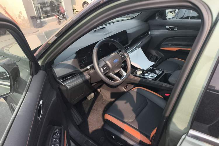 Used Ford Equator Sport 2025 EcoBoost 170 Prestige PLUS Interior 3