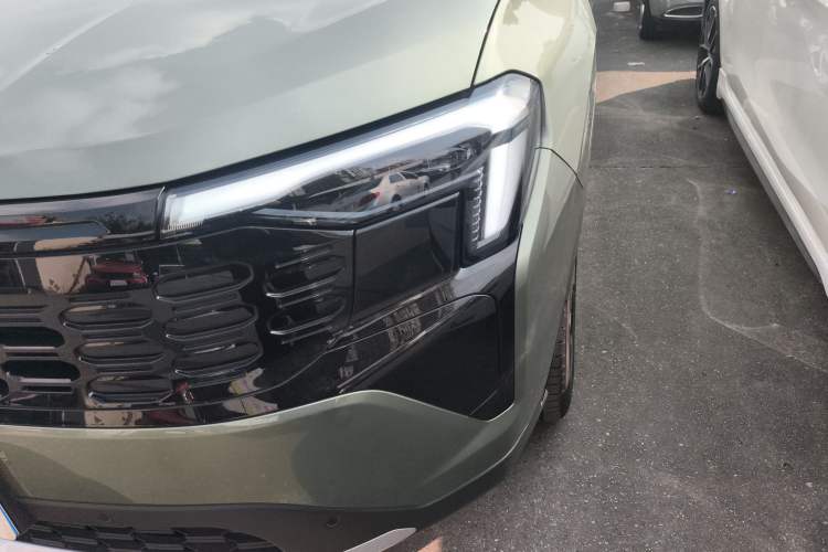 Used Ford Equator Sport 2025 EcoBoost 170 Prestige PLUS Left Front Headlight