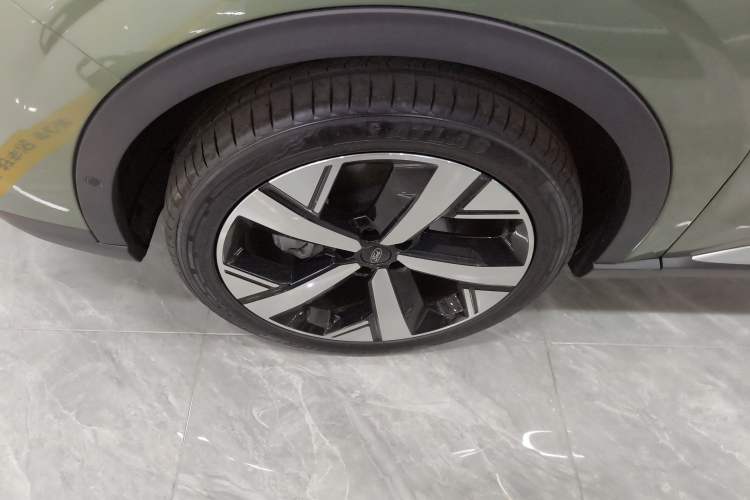 Used Ford Equator Sport 2025 EcoBoost 170 Prestige PLUS Left Front Wheel Hub