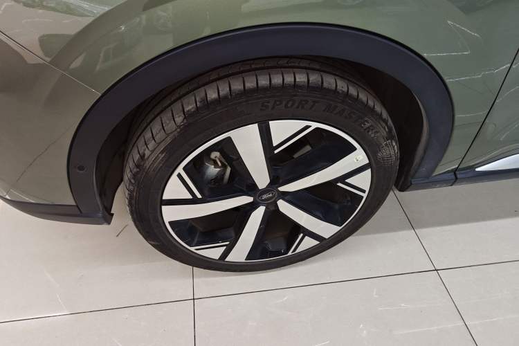 Used Ford Equator Sport 2025 EcoBoost 170 Prestige PLUS Left Front Wheel Hub
