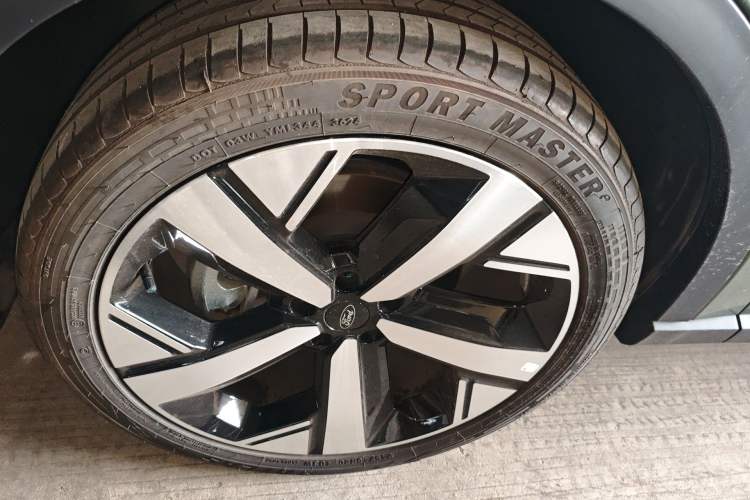 Used Ford Equator Sport 2025 EcoBoost 170 Prestige PLUS Left Front Wheel Hub