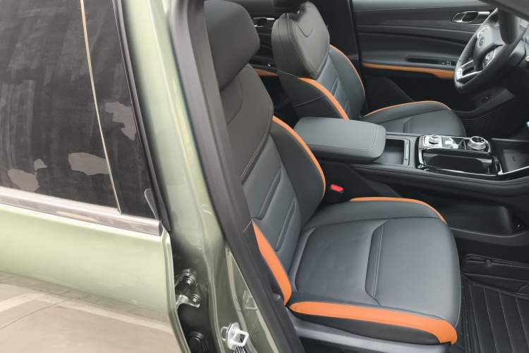 Used Ford Equator Sport 2025 EcoBoost 170 Prestige PLUS Right Front Seat