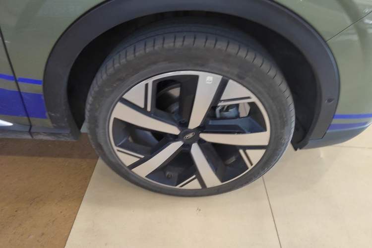 Used Ford Equator Sport 2025 EcoBoost 170 Prestige PLUS Right Front Wheel Hub