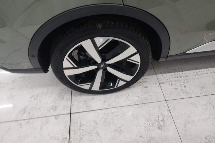 Used Ford Equator Sport 2025 EcoBoost 170 Prestige PLUS Right Rear Wheel Hub