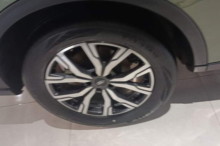 Used Ford Equator Sport 2025 EcoBoost 170 Prime Edition Right Rear Wheel Hub