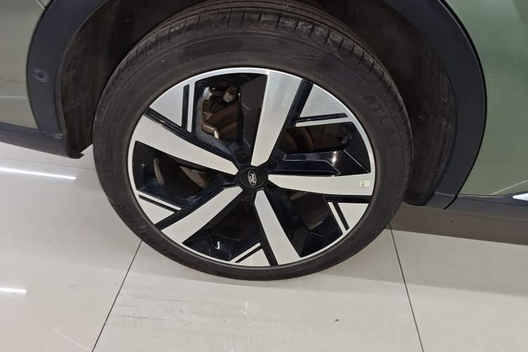 Used Ford Equator Sport 2025 EcoBoost 170 Prestige PLUS Right Rear Wheel Hub