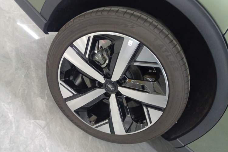 Used Ford Equator Sport 2025 EcoBoost 170 Prestige PLUS Right Rear Wheel Hub