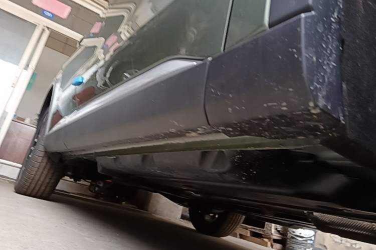 Used Ford Equator Sport 2025 EcoBoost 170 Platinum Edition Right Side Sill