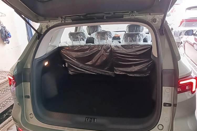 Used Ford Equator Sport 2025 EcoBoost 170 Platinum Edition Trunk