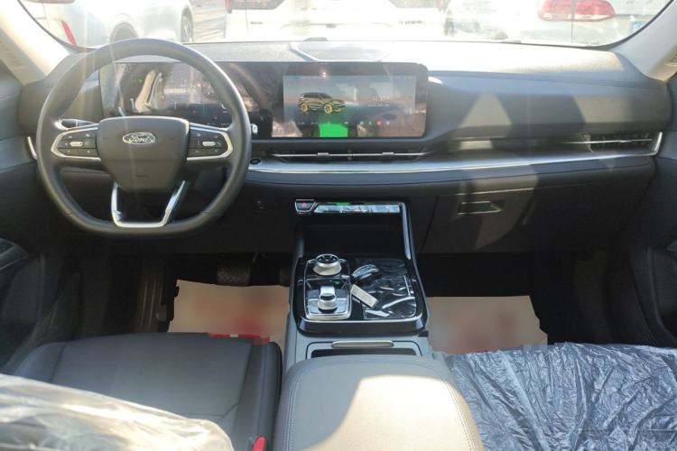 Used Ford Equator Sport 2025 EcoBoost 170 Platinum Edition Center Console