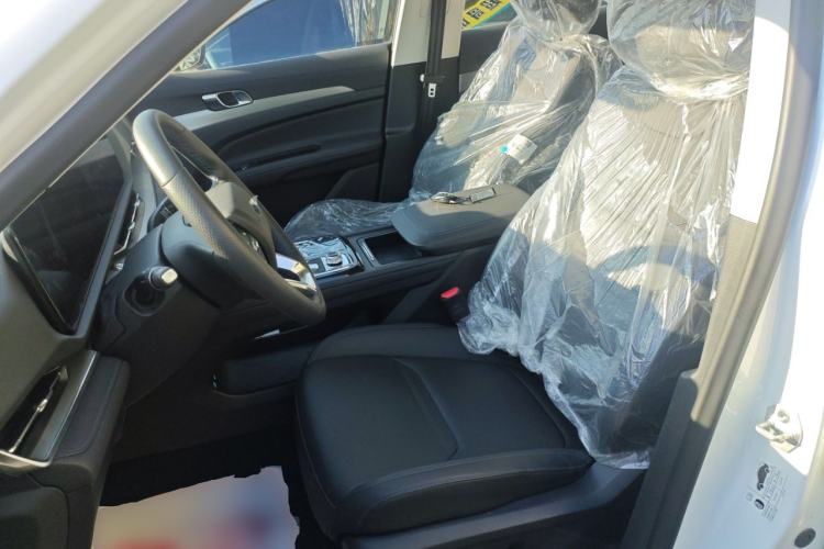 Used Ford Equator Sport 2025 EcoBoost 170 Platinum Edition Left Front Seat