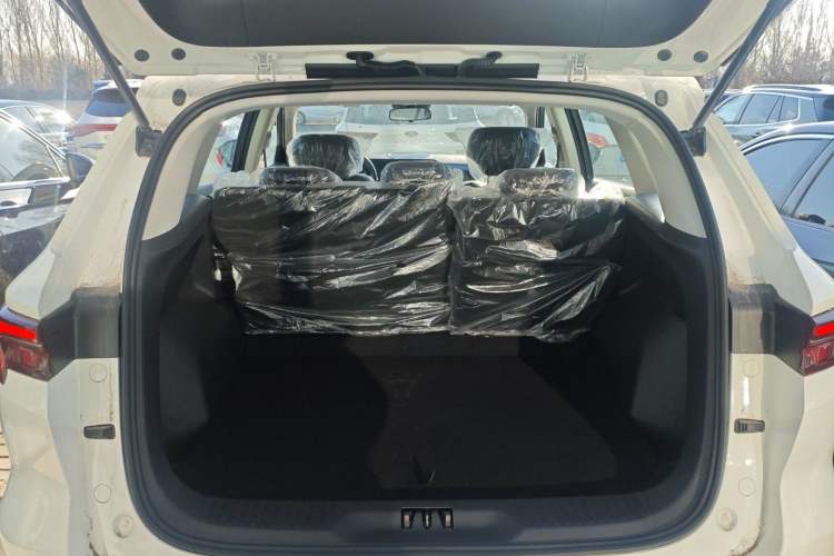 Used Ford Equator Sport 2025 EcoBoost 170 Platinum Edition Trunk