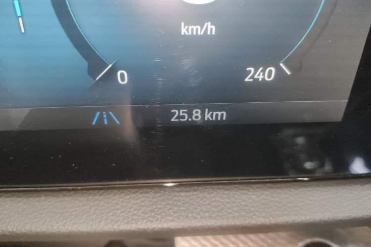 Used Ford Equator Sport New Energy 2025 Platinum Edition Odometer Close Up