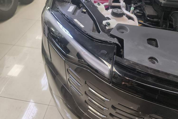 Used Ford Equator Sport New Energy 2025 Platinum Edition Right Front Headlight