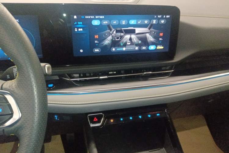 Used Ford Equator Sport New Energy 2025 Luxury Plus Version Audio And AC Panel