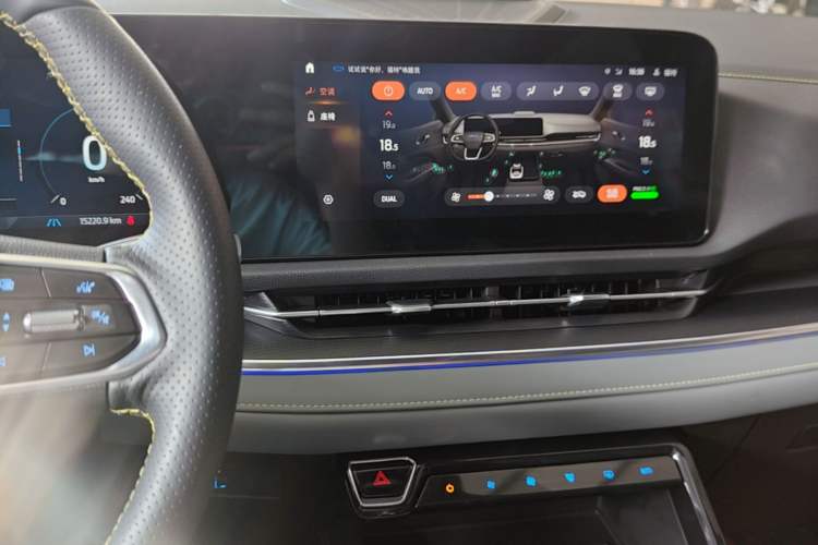 Used Ford Equator Sport New Energy 2025 Luxury Plus Version Audio And AC Panel