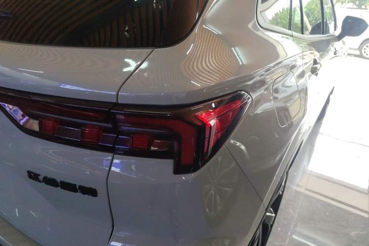 Used Ford Equator Sport New Energy 2025 Luxury Edition Exterior 3
