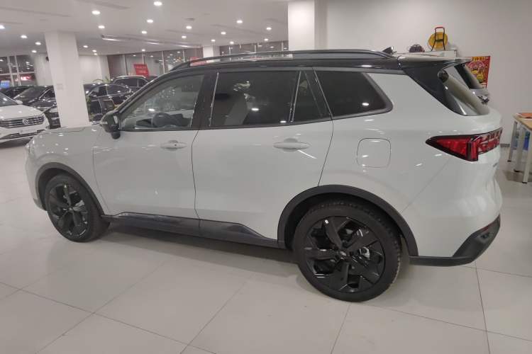 Used Ford Equator Sport New Energy 2025 Luxury Plus Version Exterior 3