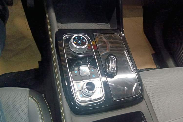 Used Ford Equator Sport New Energy 2025 Luxury Plus Version Gear Lever