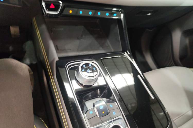 Used Ford Equator Sport New Energy 2025 Luxury Edition Gear Lever