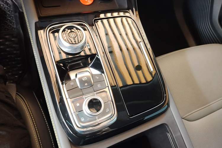 Used Ford Equator Sport New Energy 2025 Luxury Edition Gear Lever