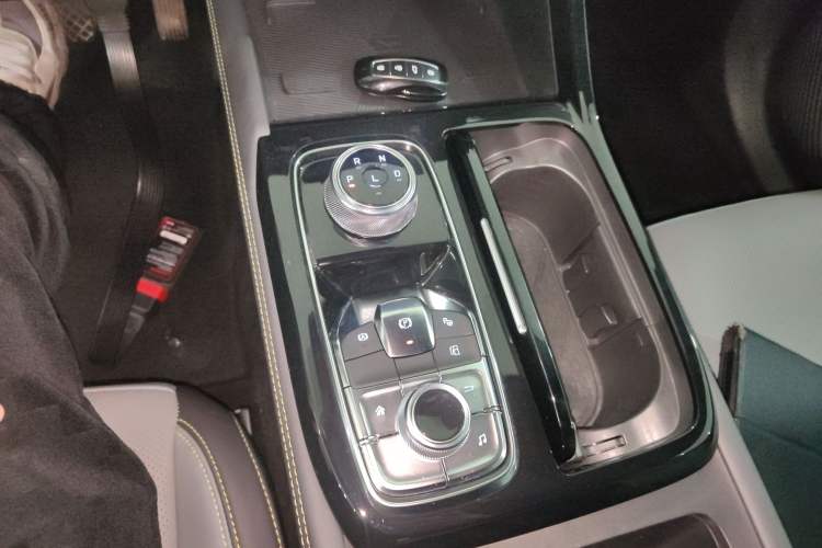 Used Ford Equator Sport New Energy 2025 Luxury Plus Version Gear Lever