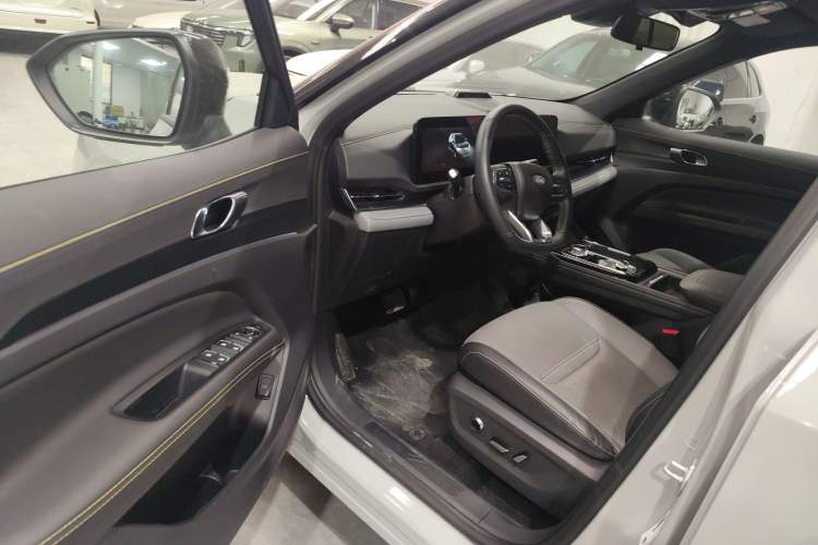 Used Ford Equator Sport New Energy 2025 Luxury Edition Interior 3
