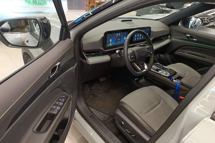 Used Ford Equator Sport New Energy 2025 Luxury Plus Version Interior 3