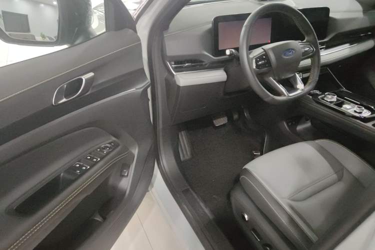 Used Ford Equator Sport New Energy 2025 Luxury Plus Version Interior 3