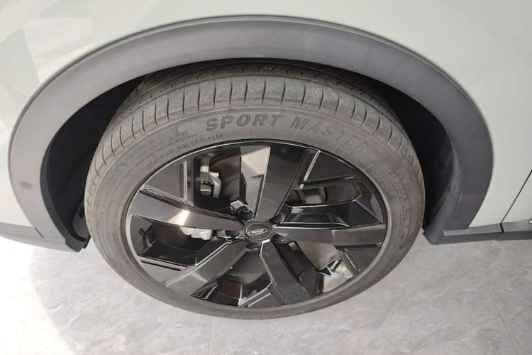 Used Ford Equator Sport New Energy 2025 Luxury Edition Left Front Wheel Hub