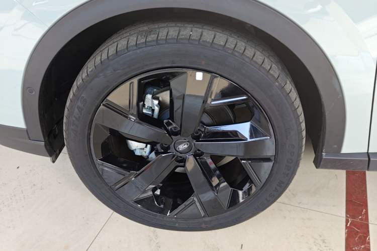 Used Ford Equator Sport New Energy 2025 Luxury Plus Version Left Front Wheel Hub