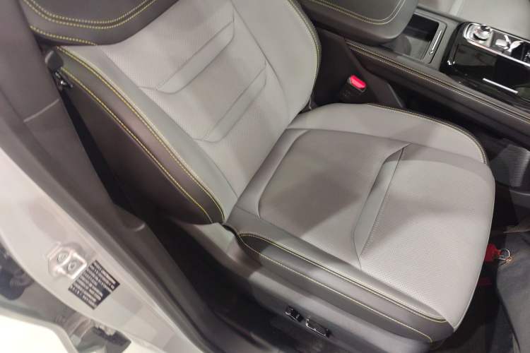 Used Ford Equator Sport New Energy 2025 Luxury Edition Right Front Seat