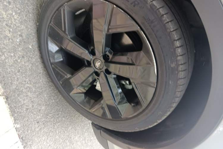 Used Ford Equator Sport New Energy 2025 Luxury Plus Version Right Front Wheel Hub