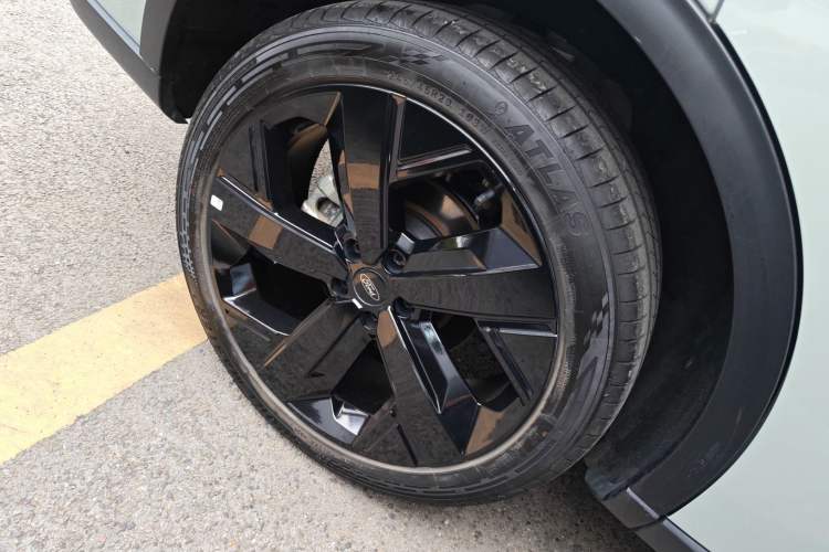 Used Ford Equator Sport New Energy 2025 Luxury Plus Version Right Rear Wheel Hub