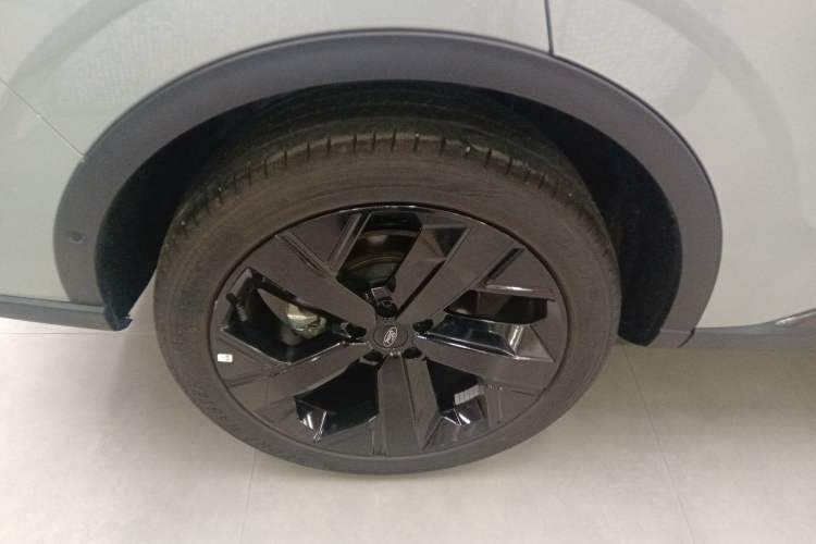 Used Ford Equator Sport New Energy 2025 Luxury Plus Version Right Rear Wheel Hub