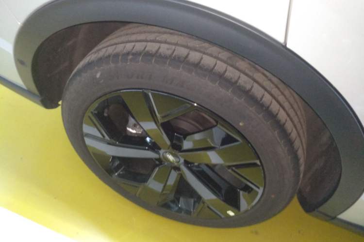 Used Ford Equator Sport New Energy 2025 Luxury Plus Version Right Rear Wheel Hub