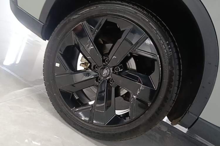 Used Ford Equator Sport New Energy 2025 Luxury Plus Version Right Rear Wheel Hub