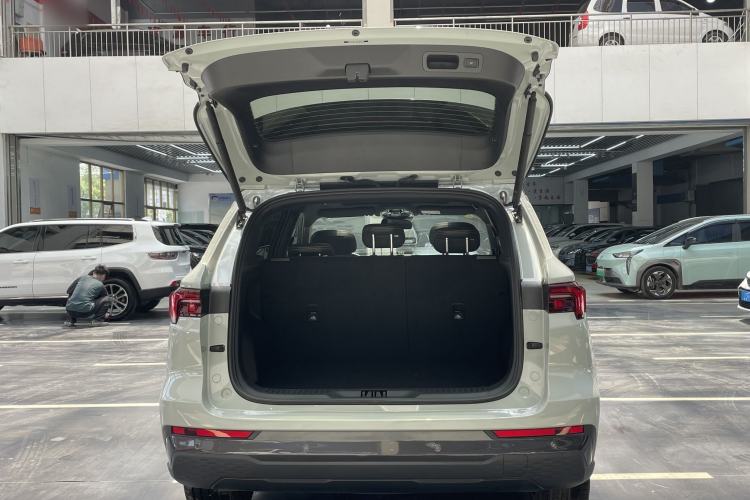 Used Ford Equator Sport New Energy 2025 Luxury Plus Version Trunk
