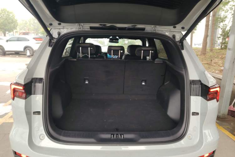 Used Ford Equator Sport New Energy 2025 Luxury Plus Version Trunk