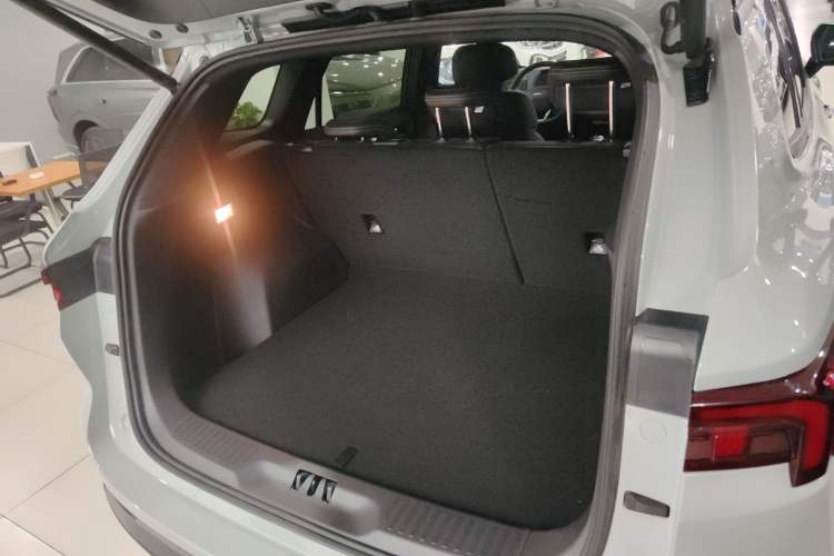 Used Ford Equator Sport New Energy 2025 Luxury Plus Version Trunk