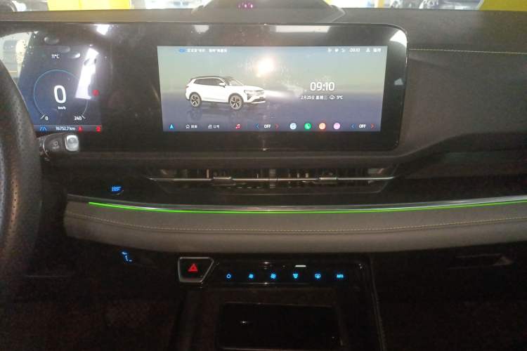 Used Ford Equator Sport New Energy 2025 Luxury Plus Version Audio And AC Panel