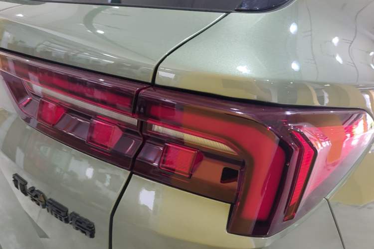 Used Ford Equator Sport New Energy 2025 Platinum Edition Exterior 3