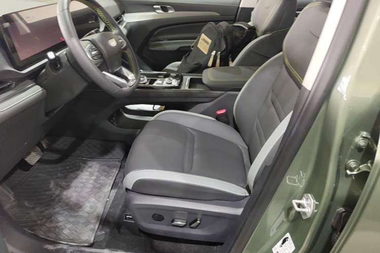 Used Ford Equator Sport New Energy 2025 Platinum Edition Left Front Seat