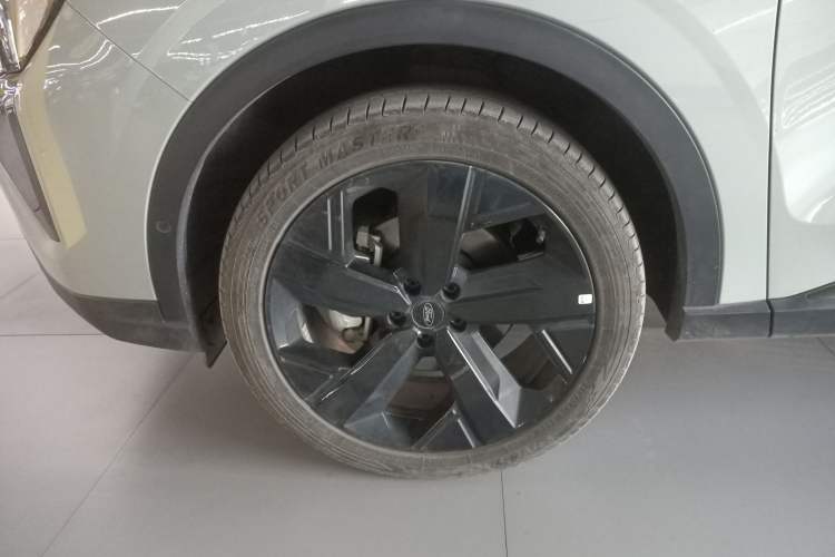 Used Ford Equator Sport New Energy 2025 Luxury Plus Version Left Front Wheel Hub