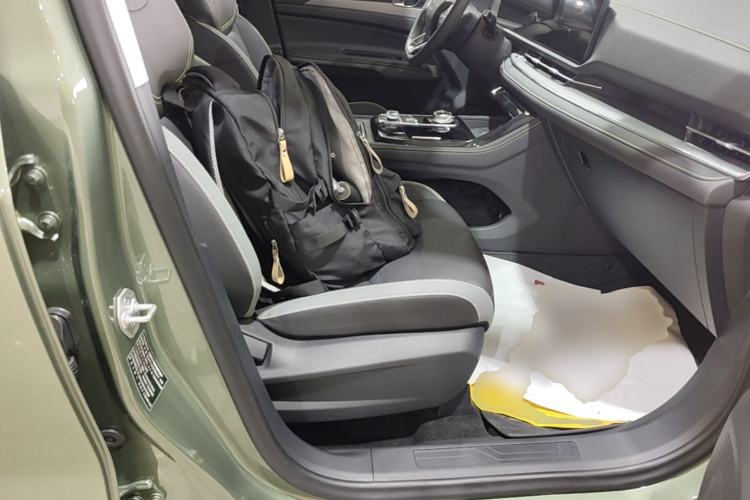 Used Ford Equator Sport New Energy 2025 Platinum Edition Right Front Seat