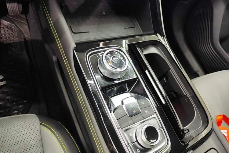 Used Ford Equator Sport New Energy 2025 Luxury Edition Gear Lever