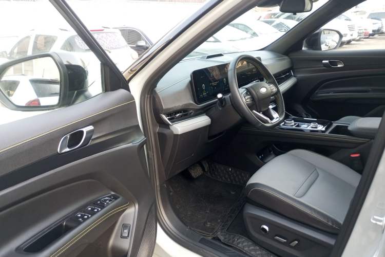 Used Ford Equator Sport New Energy 2025 Luxury Plus Version Interior 3